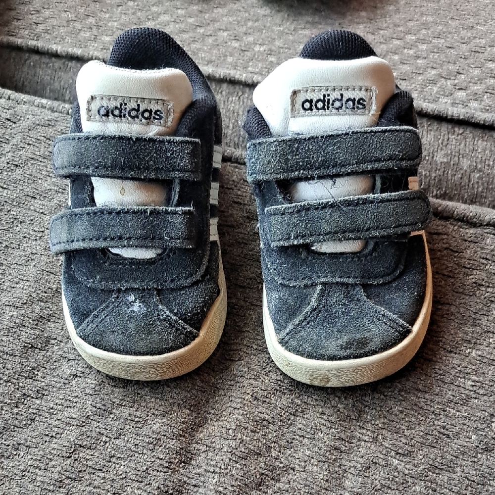 Adidas Shoes Black And White Double Velcro Strap Size 5